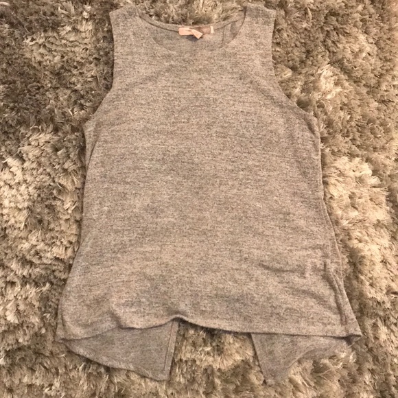 Gray top - Picture 3 of 5